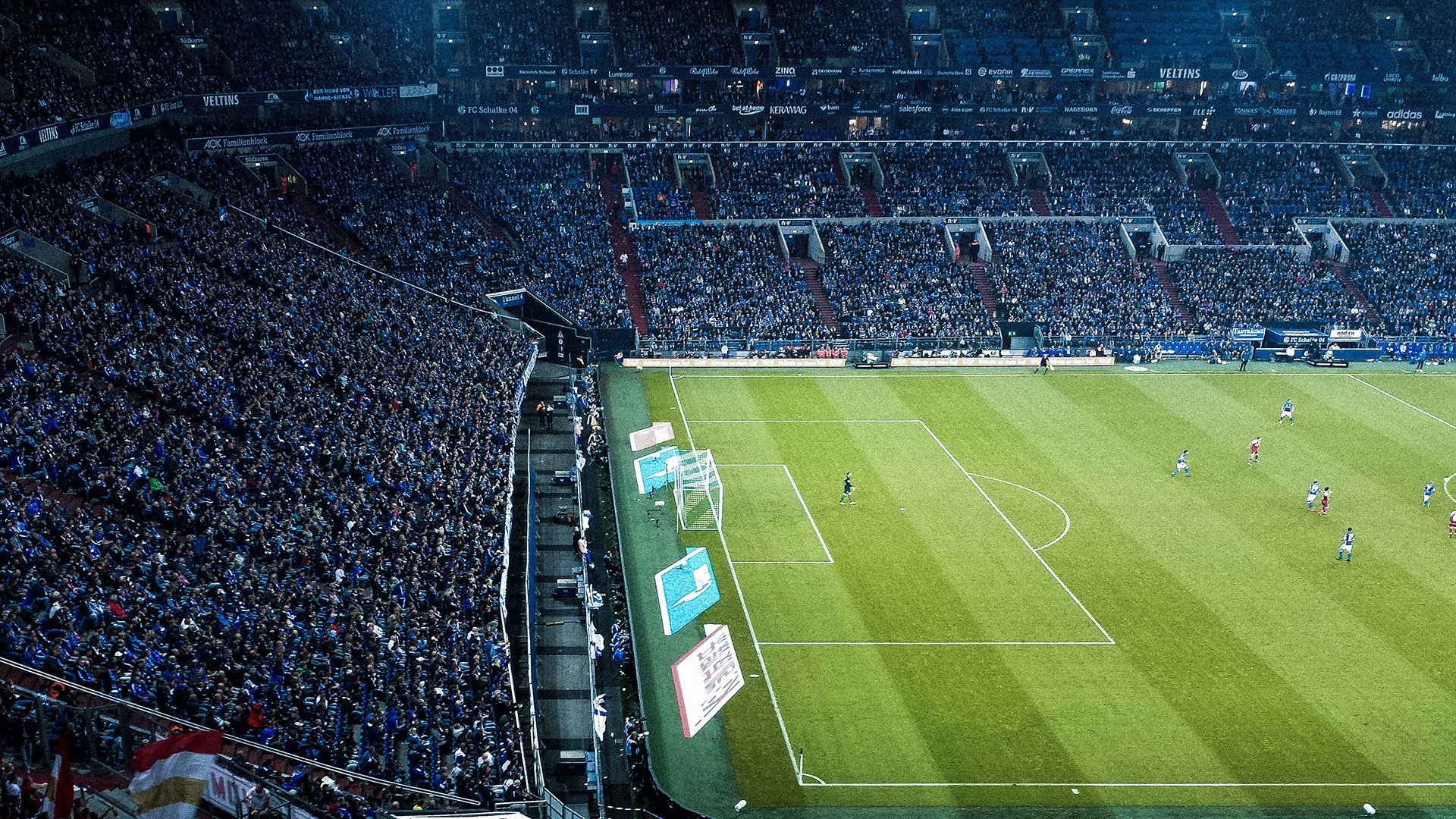 达米恩·麦肯齐:精准的踢球和快速的反击让他成为全黑队的进攻引擎